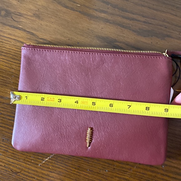 New w Tags genuine leather Thacker hands free wristlet with matching card case - Picture 8 of 12